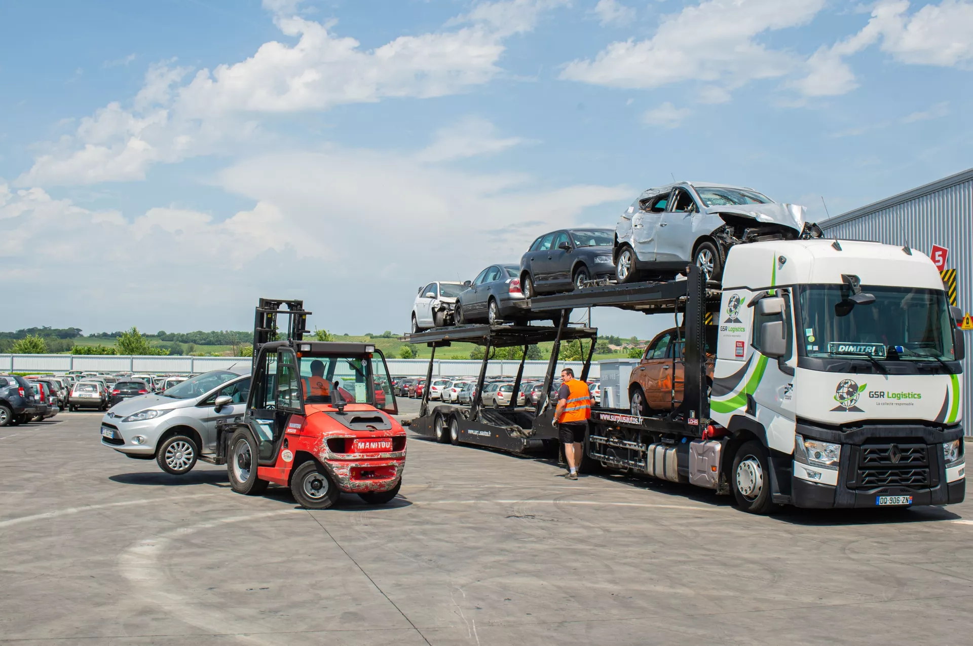 Déchargement Voitures Camion GSR Logistics