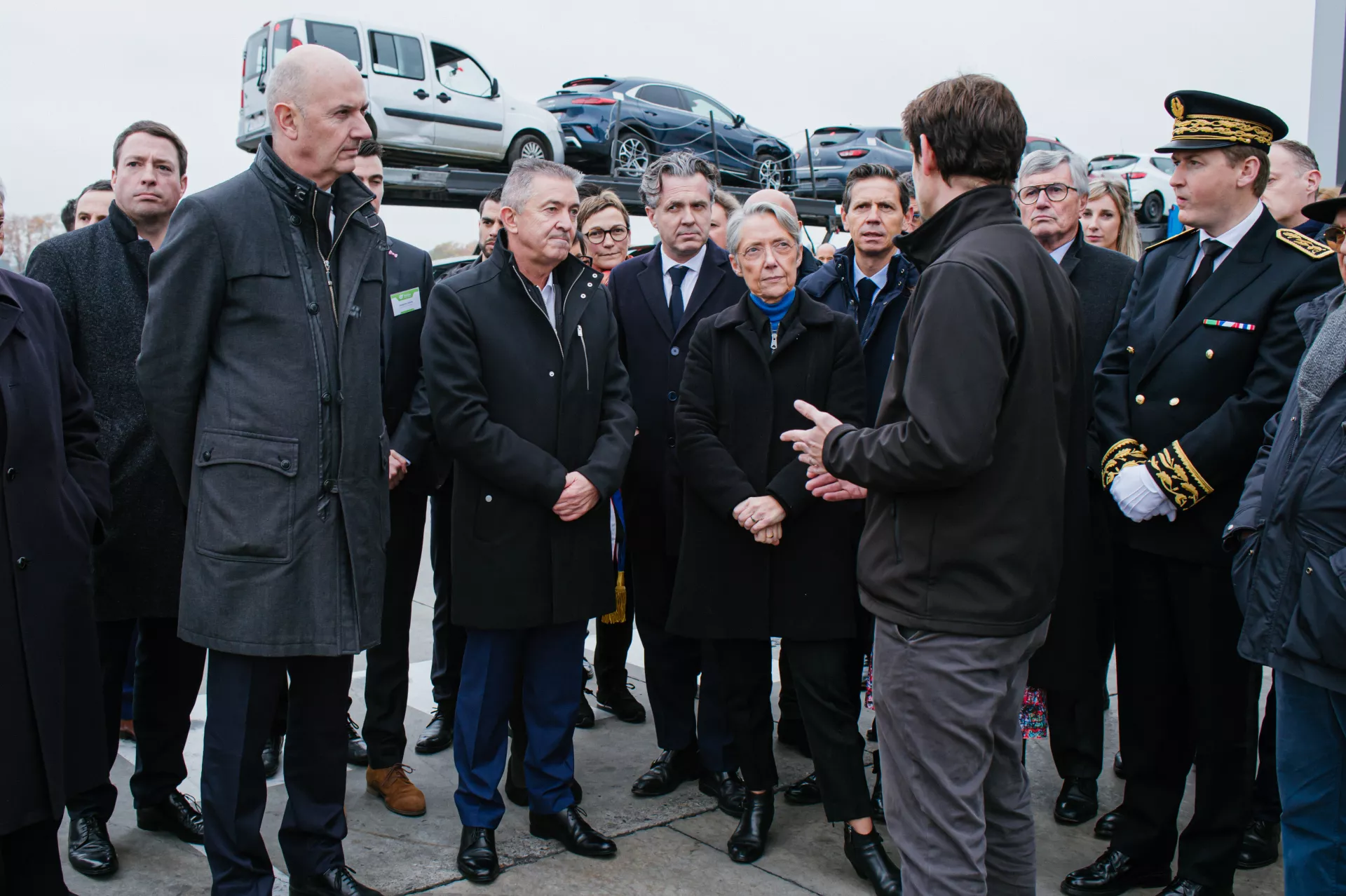 Visite officielle d'Elisabeth Borne, Première Ministre à Surplus Autos, le 1 décembre 2022